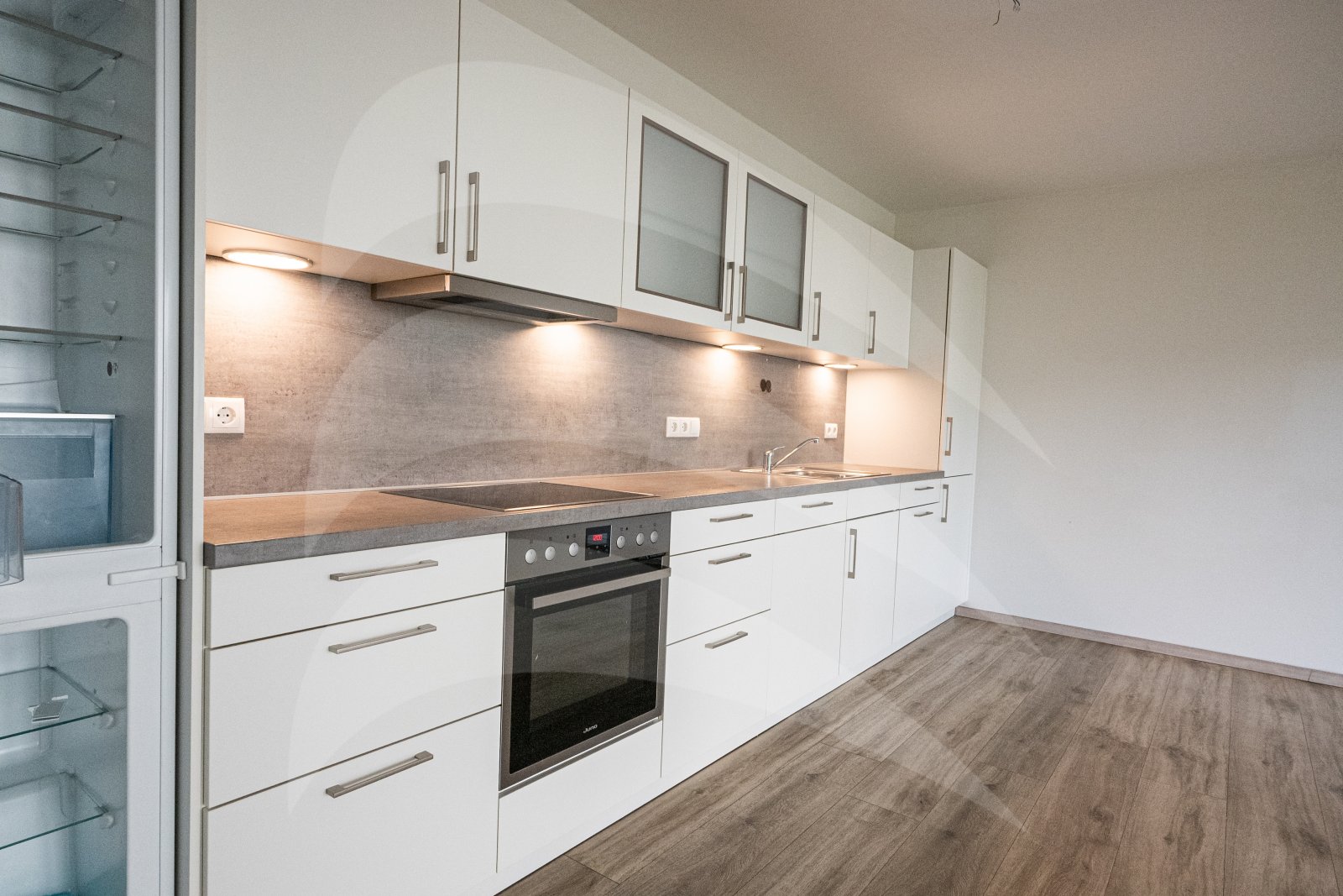 Schöne und ruhige 2-Zimmer-Wohnung mit Terrasse in Grubweg Schöne und ruhige 2-Zimmer-Wohnung mit Terrasse in Grubweg