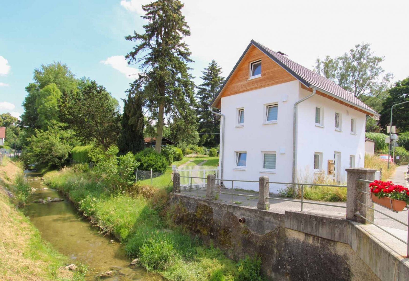 Lieber Haus als Wohnung? Charmantes Einfamilienhäuschen in LA-Achdorf! Lieber Haus als Wohnung? Charmantes Einfamilienhäuschen in LA-Achdorf!